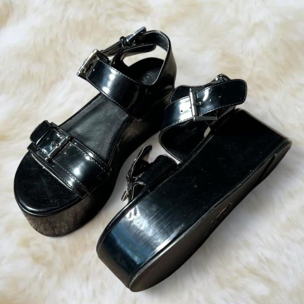 Urban Outfitters Black Patent Platform Buckle Sandals Chunky Y2K 2000s Size 7